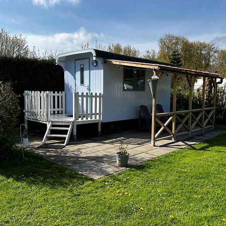 Shepherds Hut Hotel Oostvoorne Luaran gambar